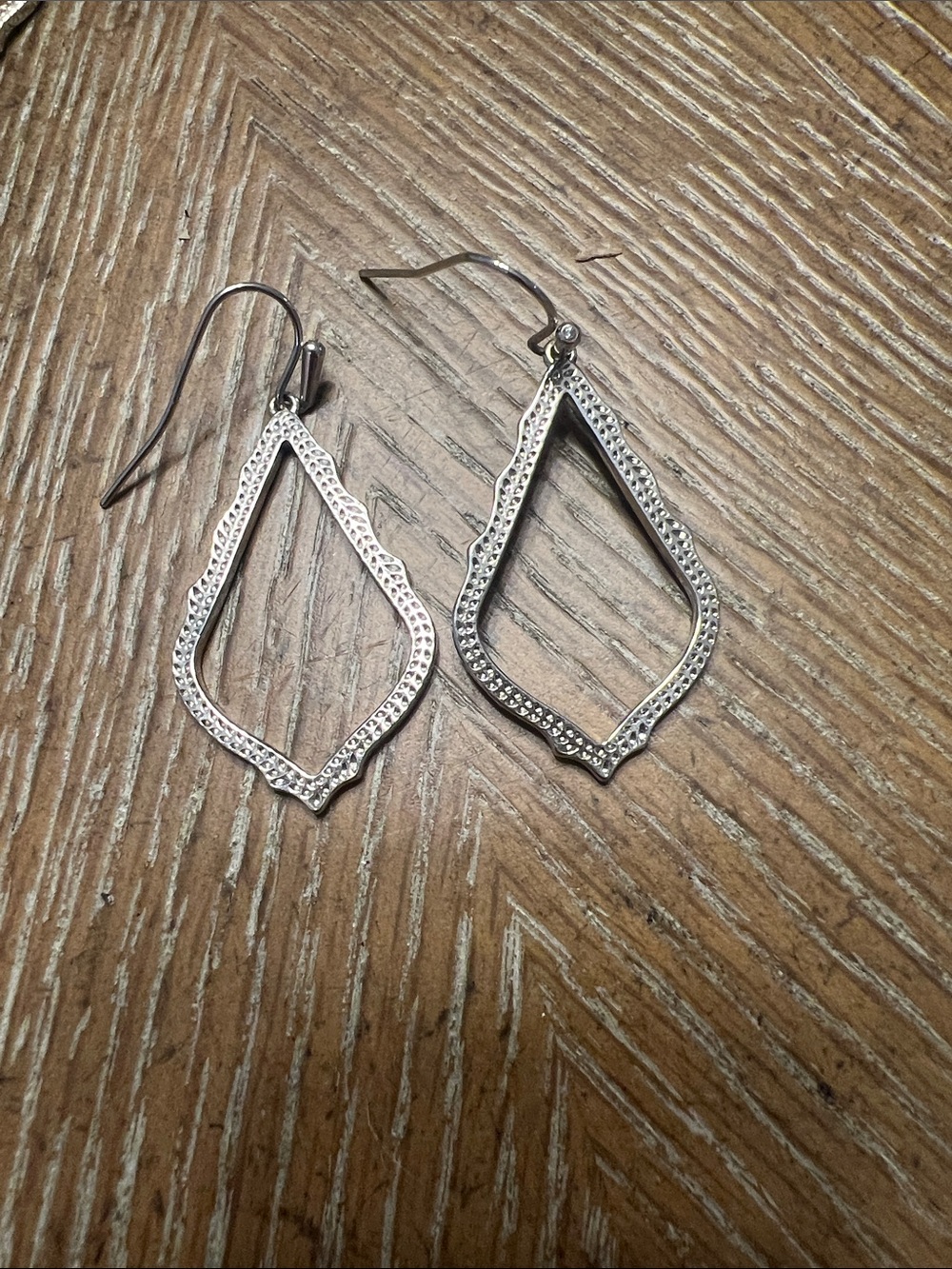 Kendra Scott Silver Openwork Kite Drop Earrings